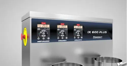 IX 600 Plus - Incorpora dos veces la pulpa de fruta y los ingredientes para helado